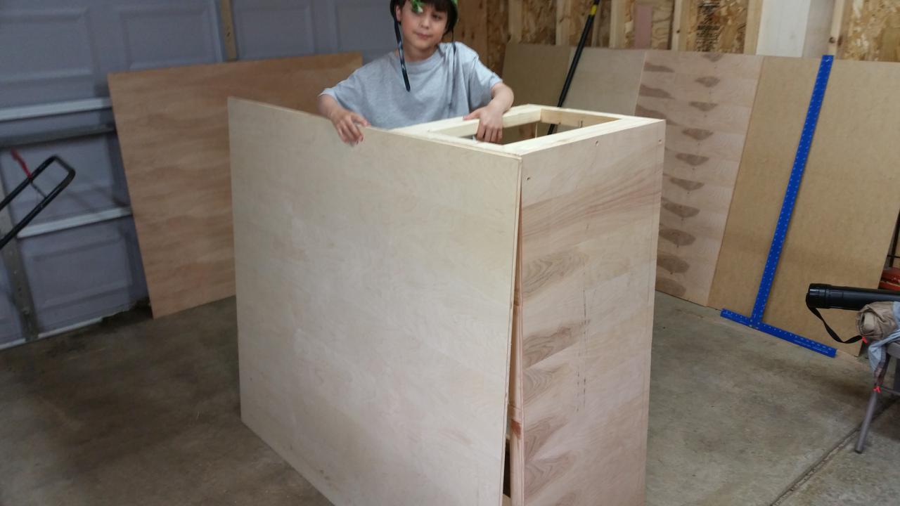 /galleries/Projects/StairCase-Dresser/20150525_173013.jpg